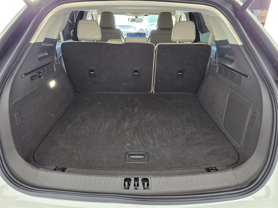 2023 Lincoln Nautilus - Image 12 of 12