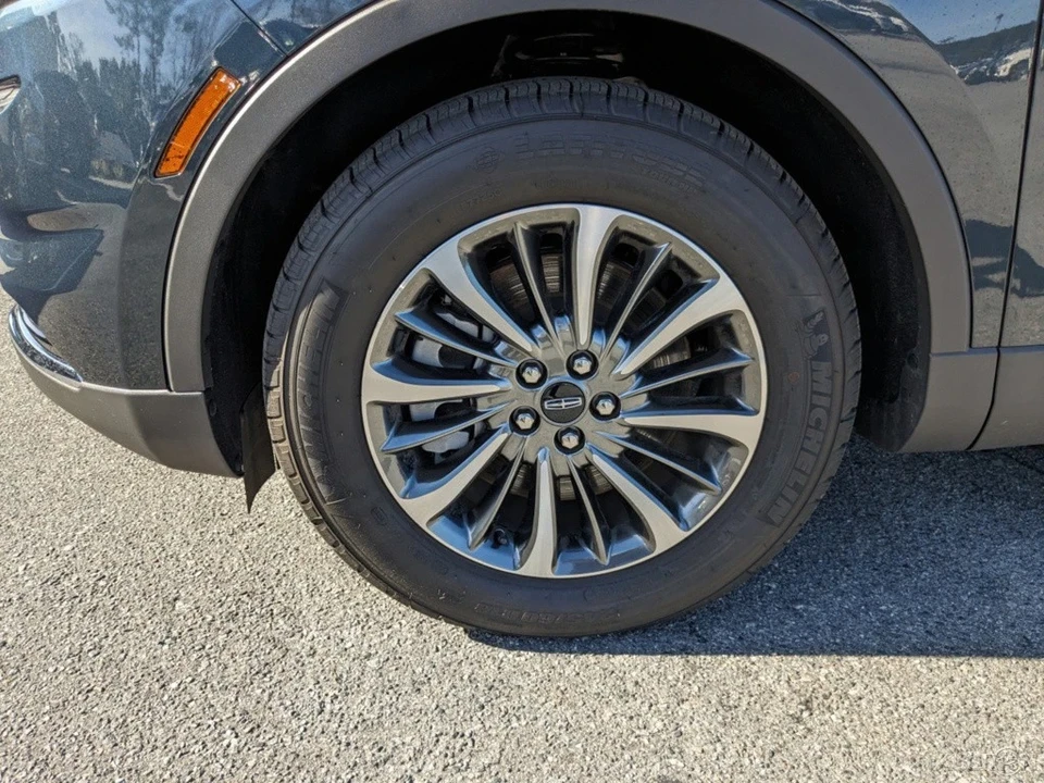 2023 Lincoln Nautilus - Image 14 of 21