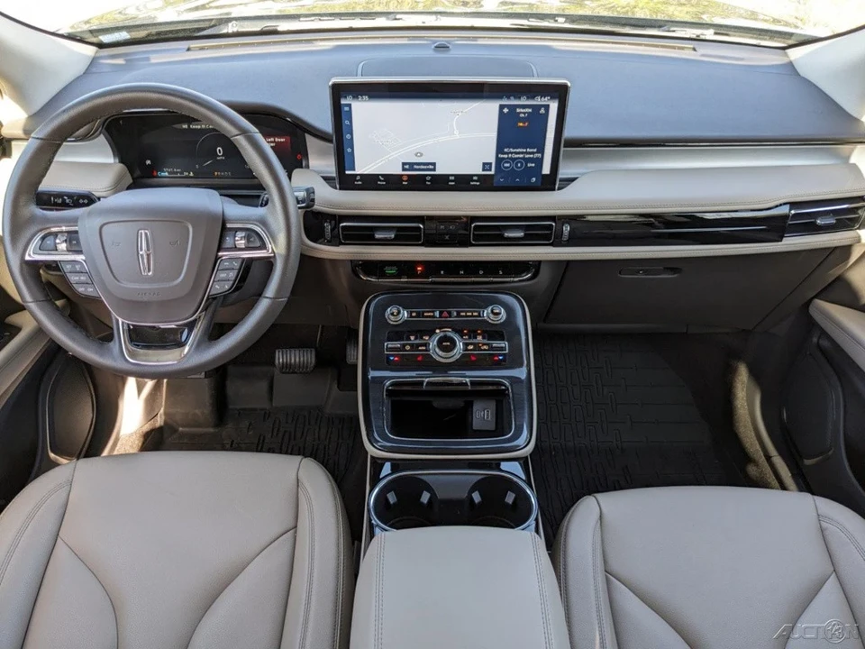 2023 Lincoln Nautilus - Image 17 of 21