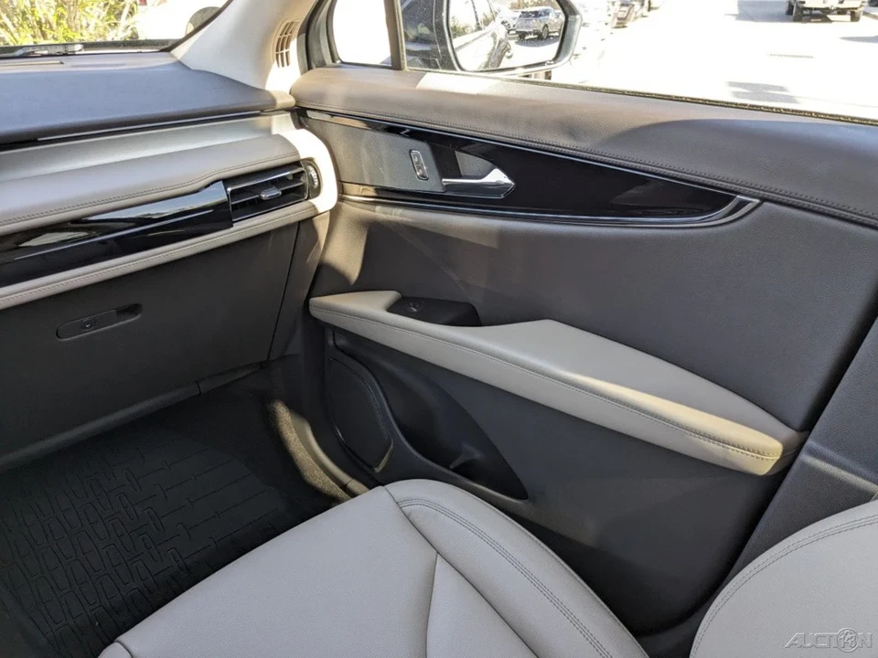 2023 Lincoln Nautilus - Image 19 of 21