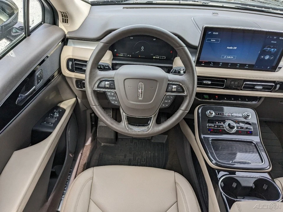 2023 Lincoln Nautilus - Image 17 of 21