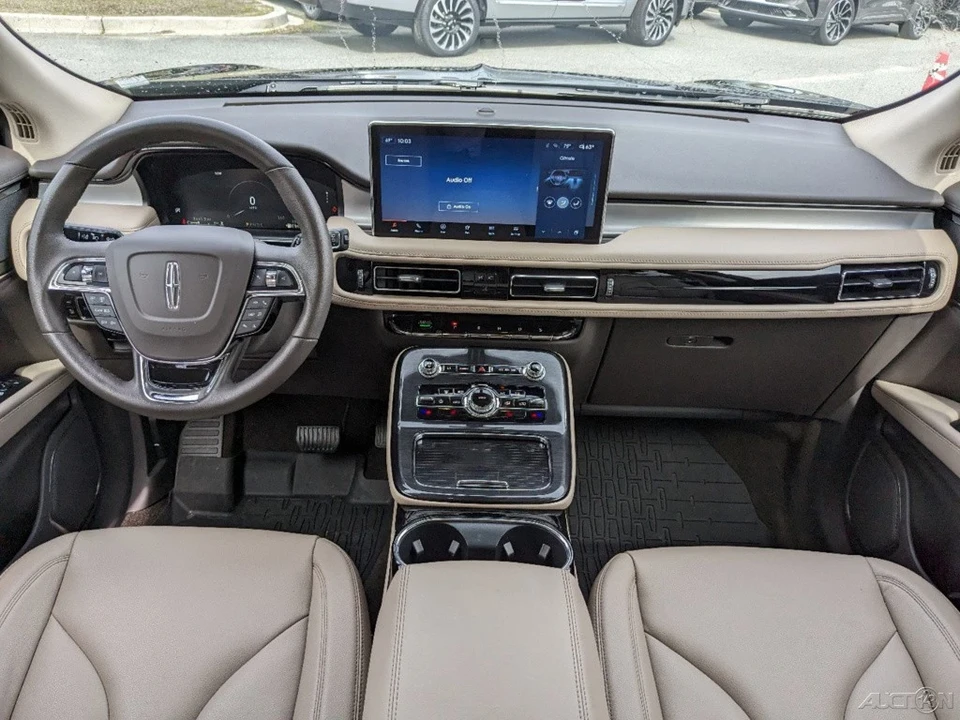 2023 Lincoln Nautilus - Image 16 of 21