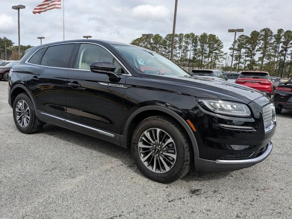 2023 Lincoln Nautilus - Image 2 of 21