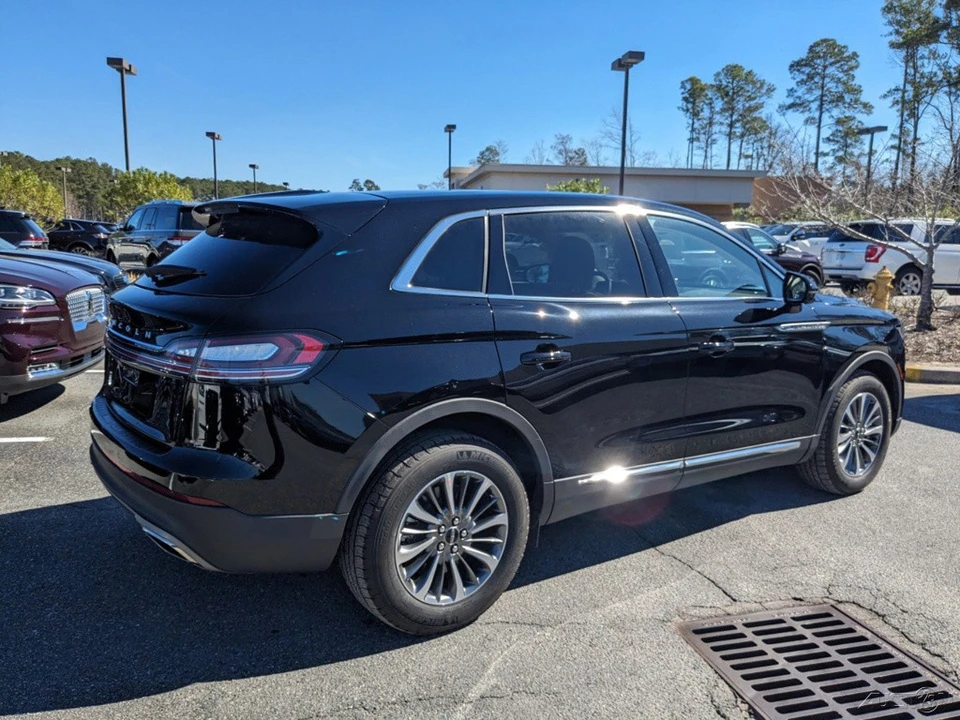 2023 Lincoln Nautilus - Image 4 of 21