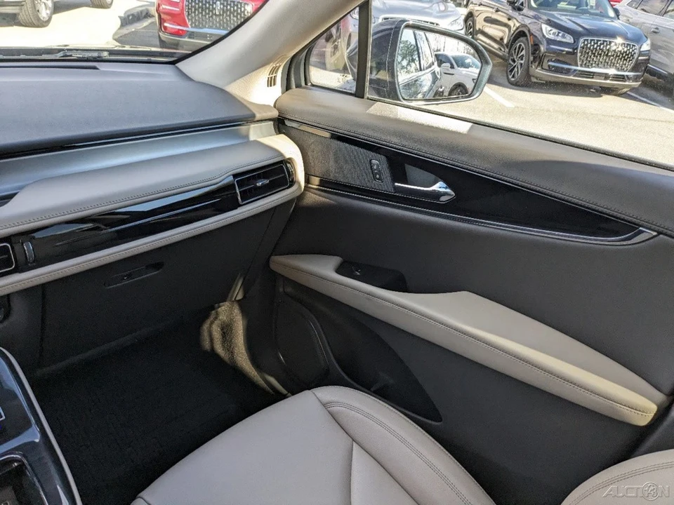 2023 Lincoln Nautilus - Image 18 of 21