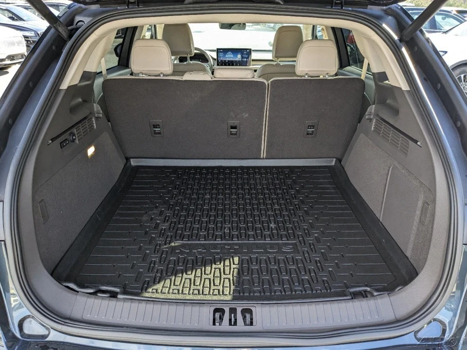 2023 Lincoln Nautilus - Image 13 of 21