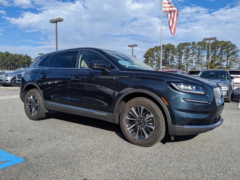 2023 Lincoln Nautilus - Image 2 of 21