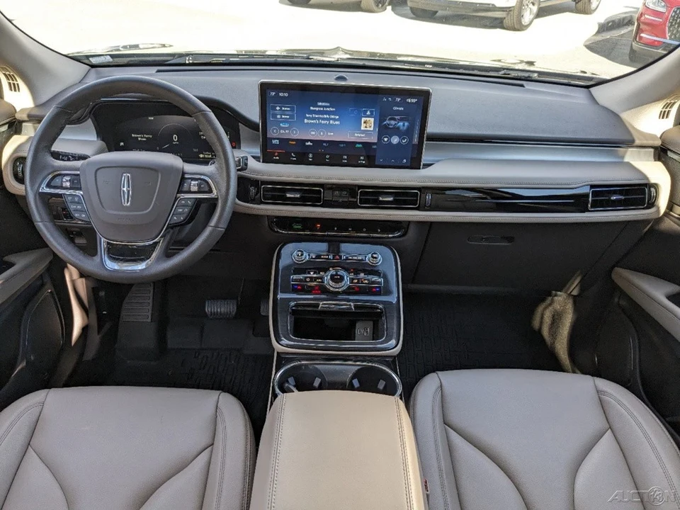 2023 Lincoln Nautilus - Image 16 of 21