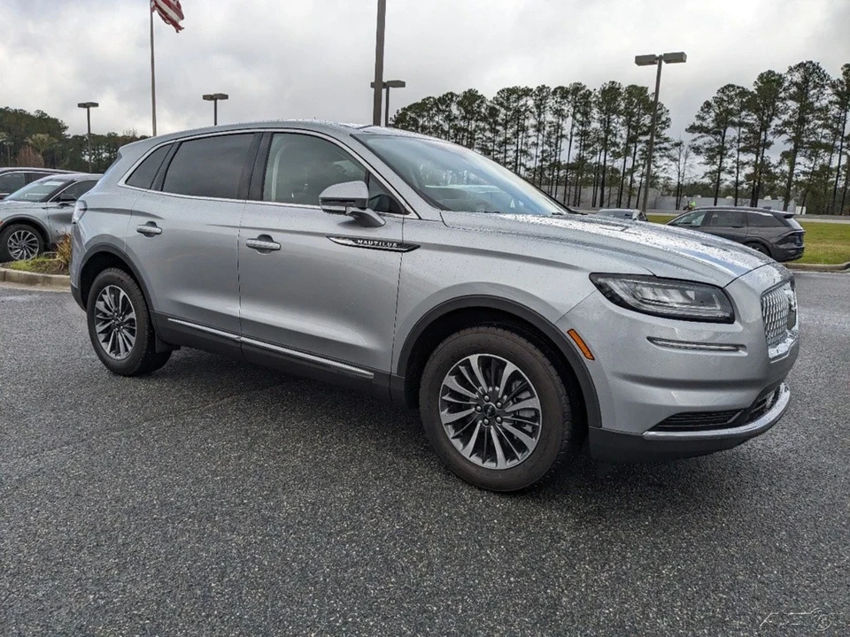 2023 Lincoln Nautilus - Image 2 of 21