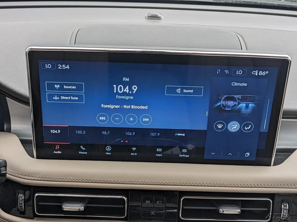 2023 Lincoln Nautilus - Image 18 of 21