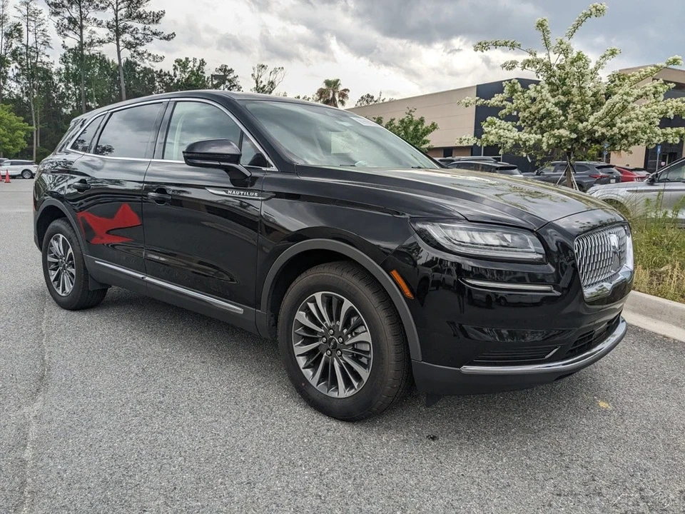 2023 Lincoln Nautilus - Image 2 of 21