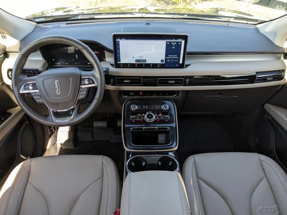 2023 Lincoln Nautilus - Image 17 of 21