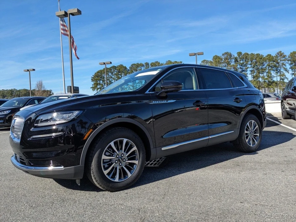 2023 Lincoln Nautilus - Image 10 of 21
