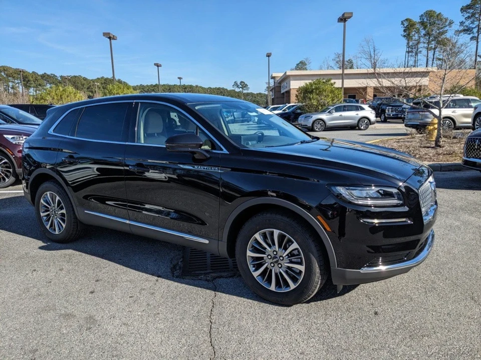 2023 Lincoln Nautilus - Image 2 of 21