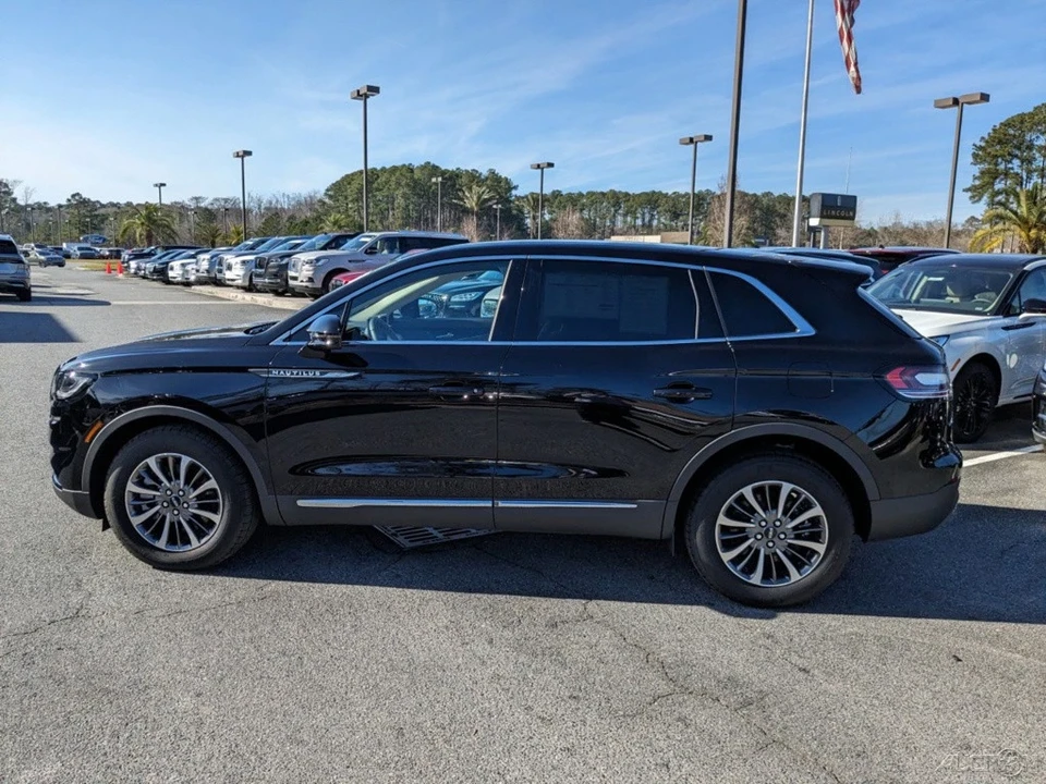 2023 Lincoln Nautilus - Image 9 of 21