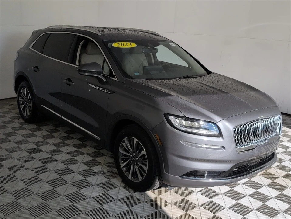 2023 Lincoln Nautilus - Image 2 of 12