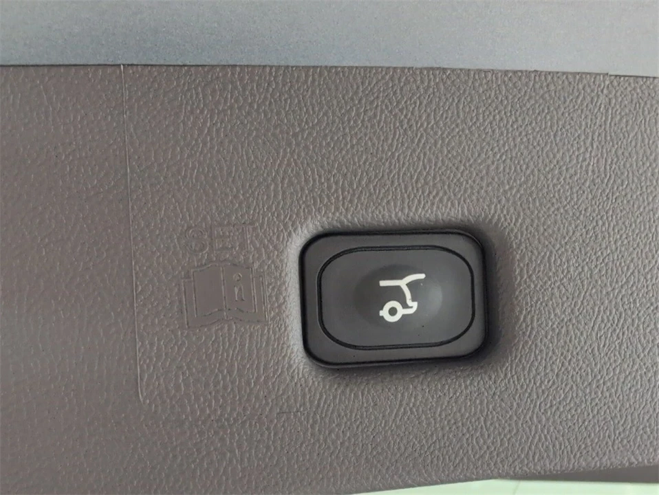 2023 Lincoln Nautilus - Image 12 of 12
