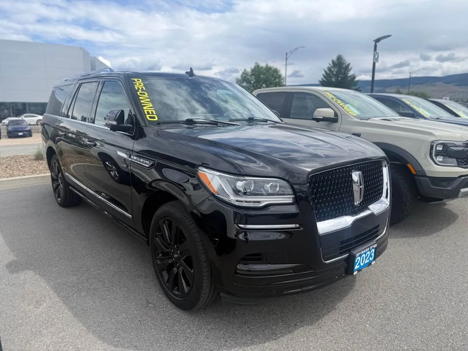 2023 Lincoln Navigator 4th Gen - Image 11 of 12