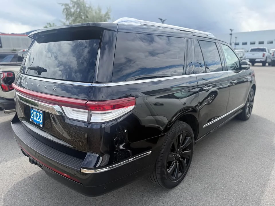 2023 Lincoln Navigator 4th Gen - Image 8 of 12
