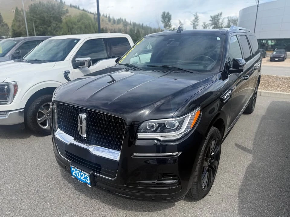 2023 Lincoln Navigator 4th Gen - Image 2 of 12