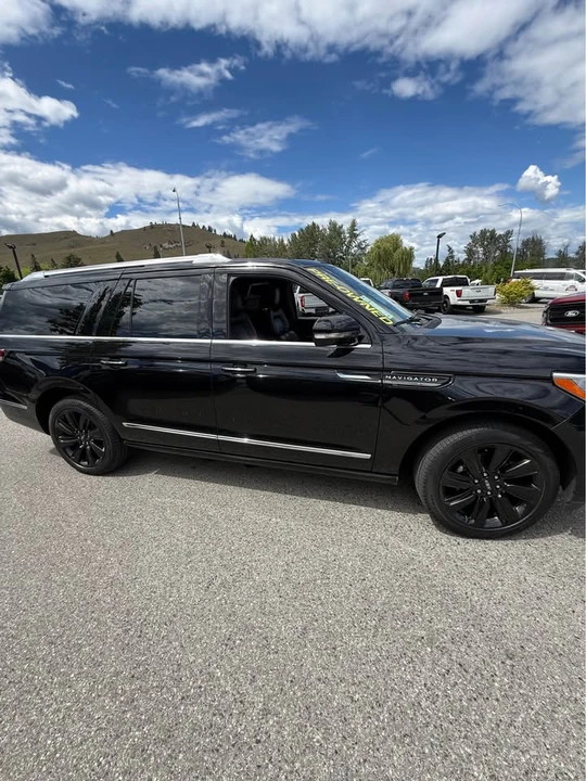 2023 Lincoln Navigator 4th Gen - Image 2 of 7