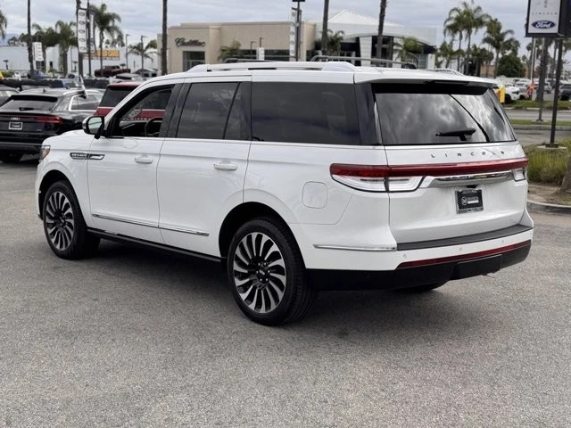 2023 Lincoln Navigator 4th Gen - Image 10 of 12