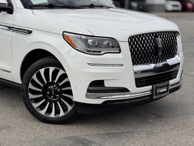 2023 Lincoln Navigator 4th Gen - Image 3 of 12