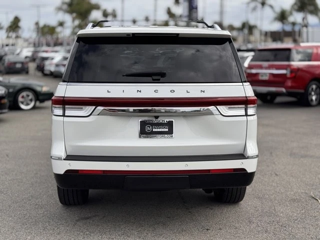 2023 Lincoln Navigator 4th Gen - Image 11 of 12