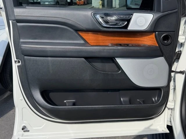 2023 Lincoln Navigator 4th Gen - Image 14 of 21