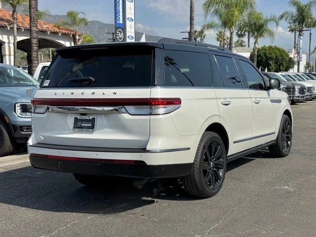 2023 Lincoln Navigator 4th Gen - Image 8 of 21