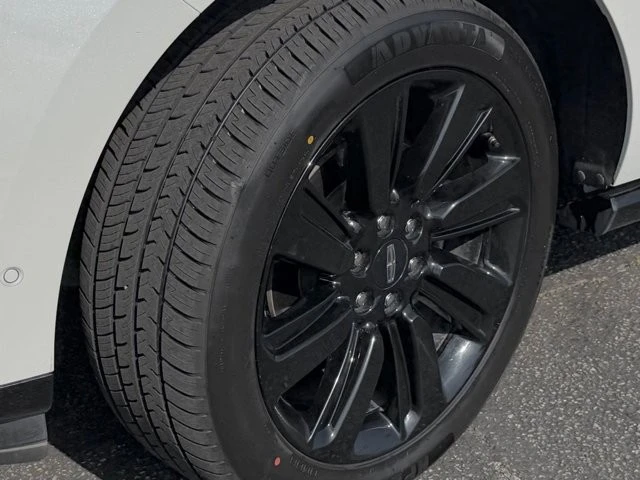 2023 Lincoln Navigator 4th Gen - Image 13 of 21