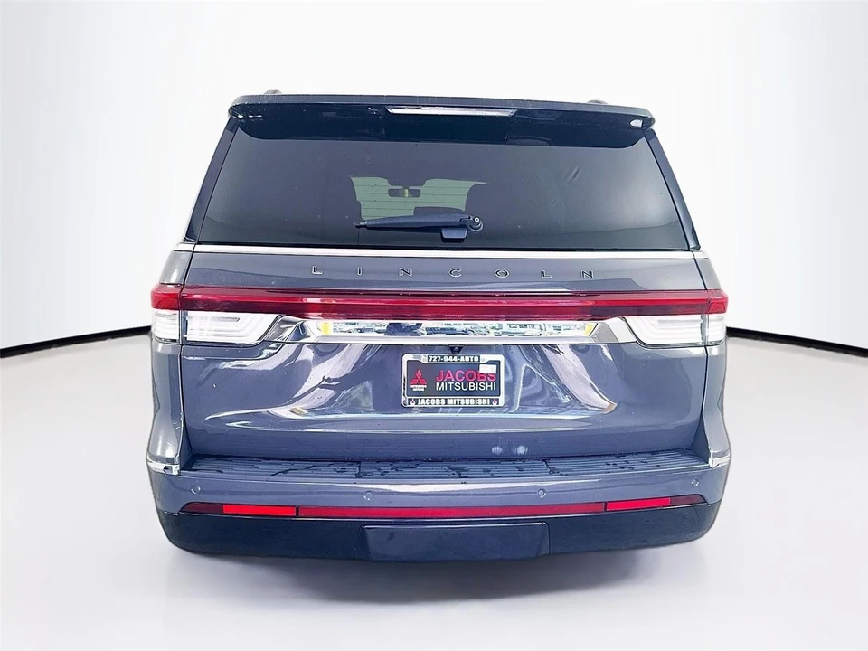 2023 Lincoln Navigator 4th Gen - Image 6 of 31