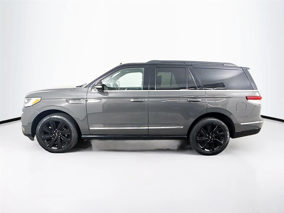 2023 Lincoln Navigator 4th Gen - Image 7 of 15
