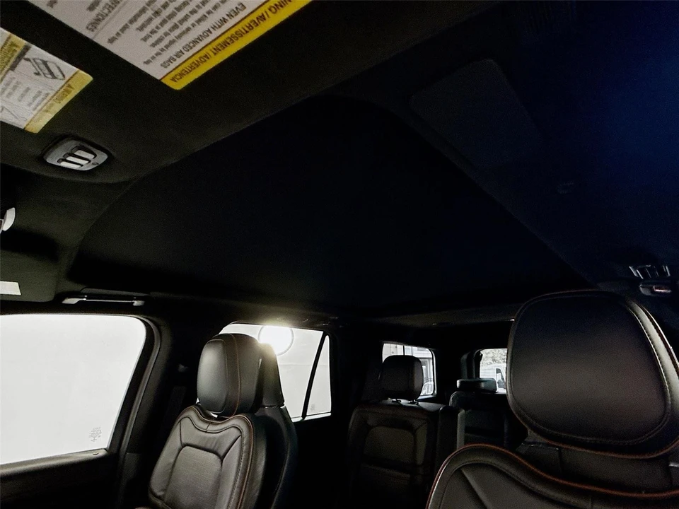 2023 Lincoln Navigator 4th Gen - Image 24 of 31