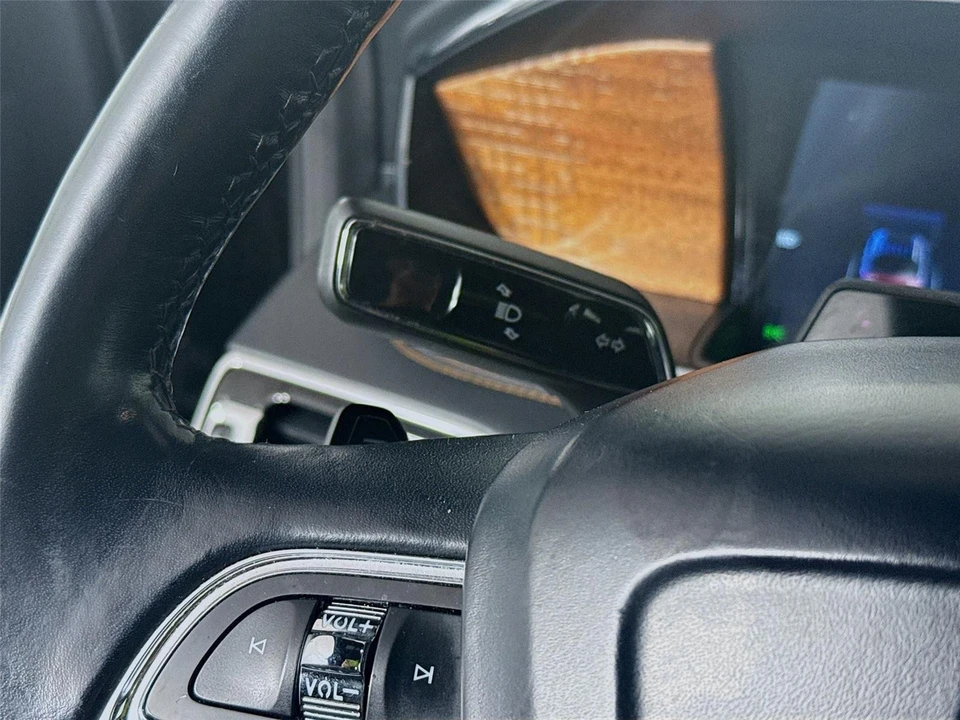 2023 Lincoln Navigator 4th Gen - Image 17 of 31