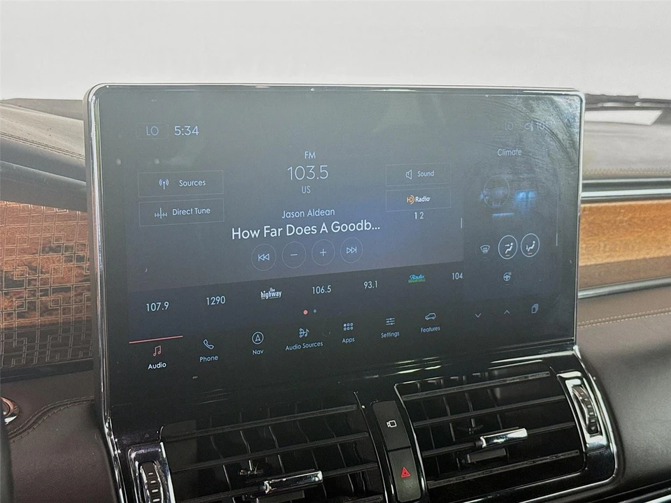 2023 Lincoln Navigator 4th Gen - Image 19 of 31
