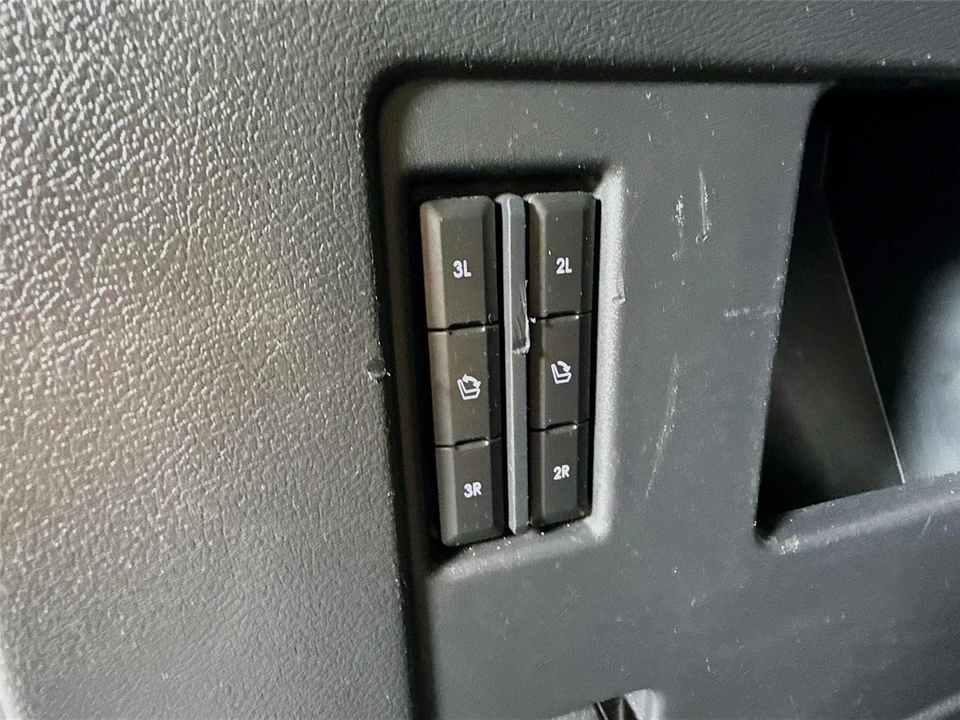 2023 Lincoln Navigator 4th Gen - Image 31 of 31