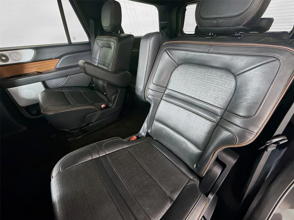 2023 Lincoln Navigator 4th Gen - Image 3 of 31