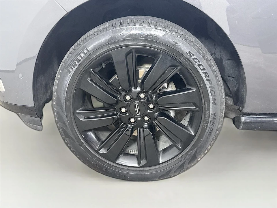 2023 Lincoln Navigator 4th Gen - Image 9 of 21