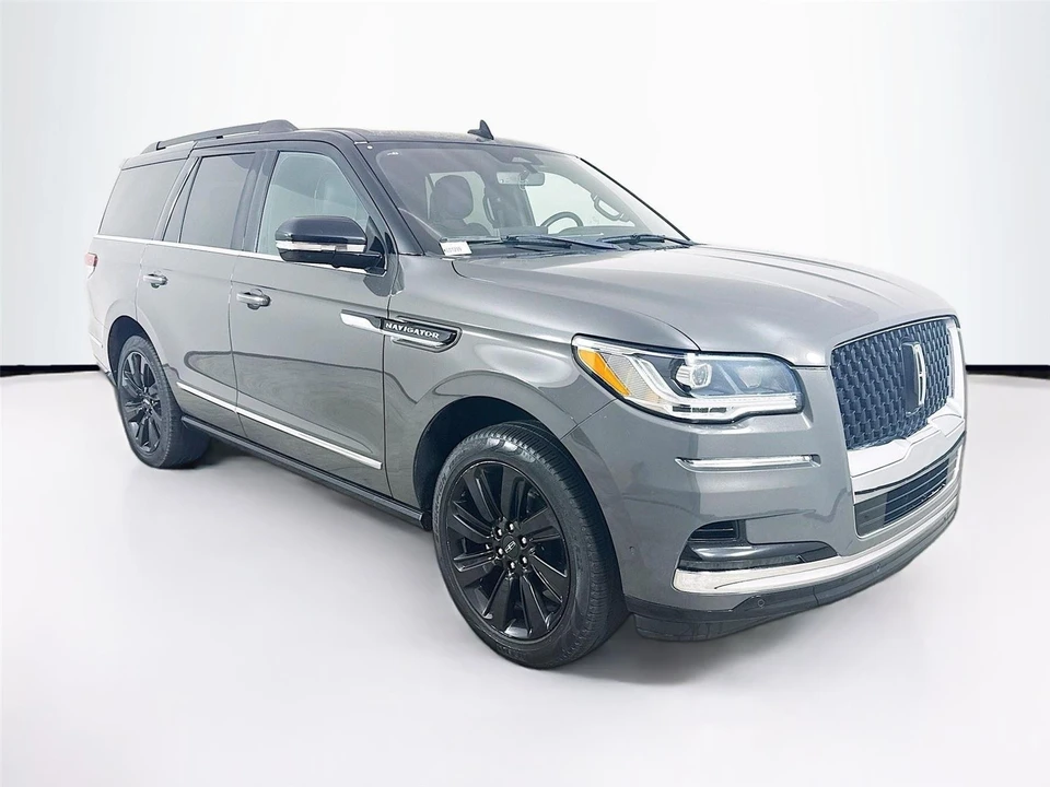 2023 Lincoln Navigator 4th Gen - Image 11 of 31