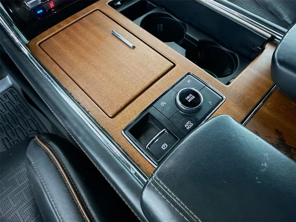 2023 Lincoln Navigator 4th Gen - Image 23 of 31
