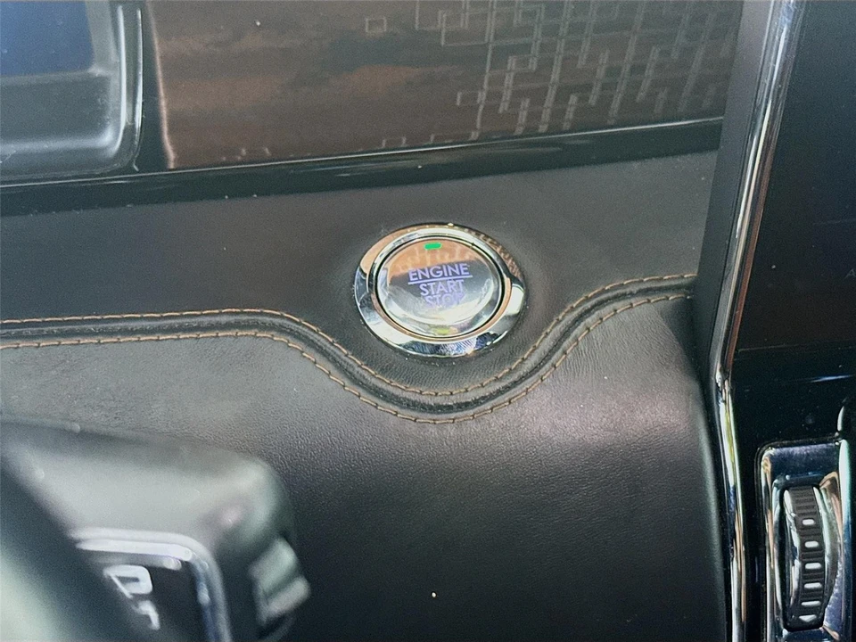 2023 Lincoln Navigator 4th Gen - Image 21 of 31