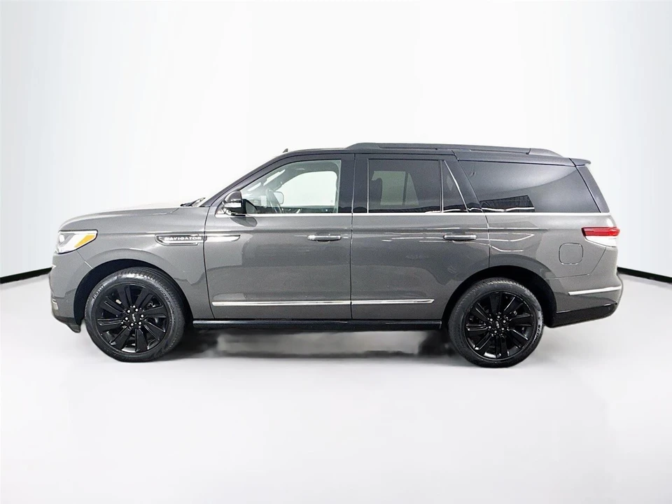 2023 Lincoln Navigator 4th Gen - Image 7 of 21