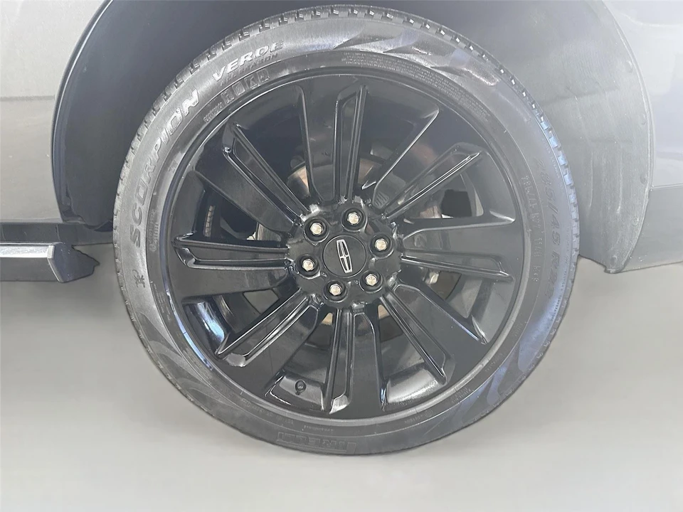 2023 Lincoln Navigator 4th Gen - Image 29 of 31