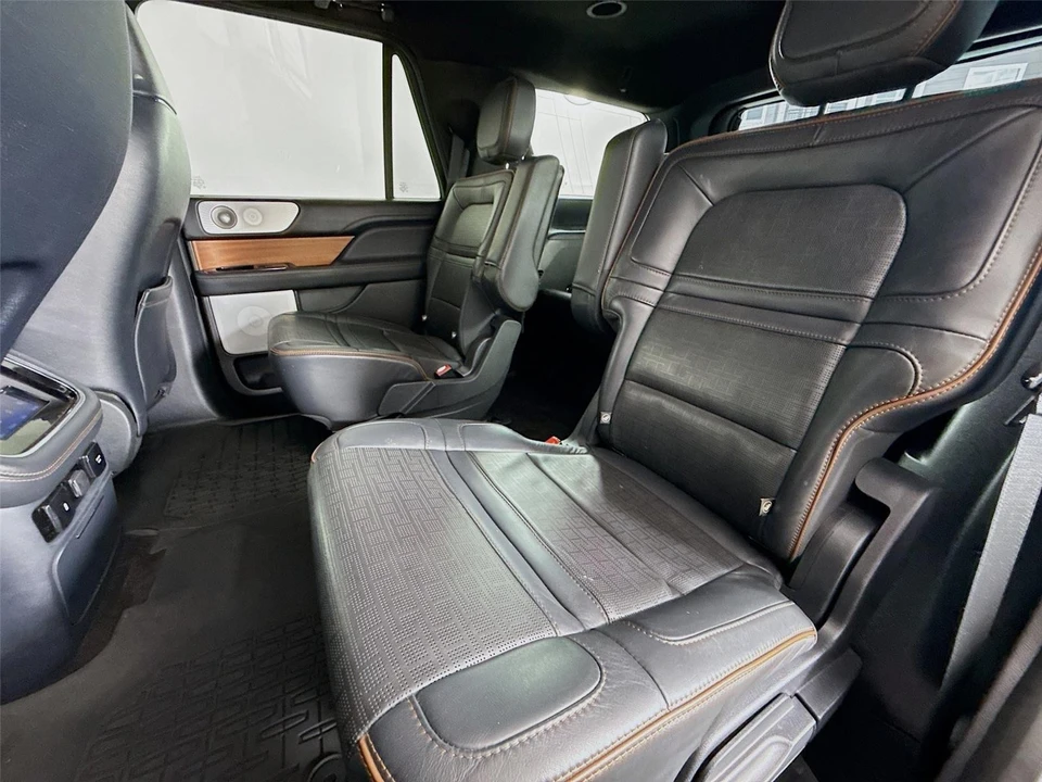 2023 Lincoln Navigator 4th Gen - Image 25 of 31