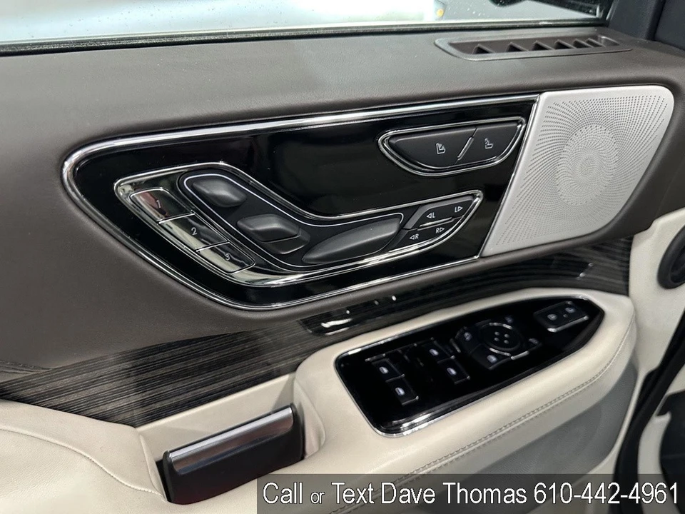 2023 Lincoln Navigator 4th Gen - Image 10 of 21