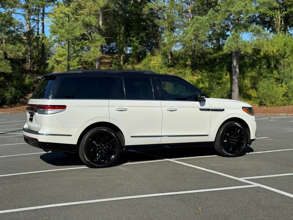 2023 Lincoln Navigator 4th Gen - Image 13 of 21
