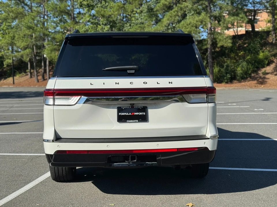 2023 Lincoln Navigator 4th Gen - Image 10 of 21
