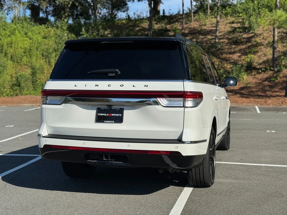 2023 Lincoln Navigator 4th Gen - Image 11 of 21