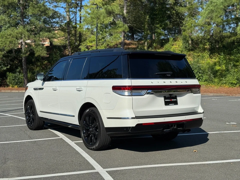 2023 Lincoln Navigator 4th Gen - Image 8 of 21